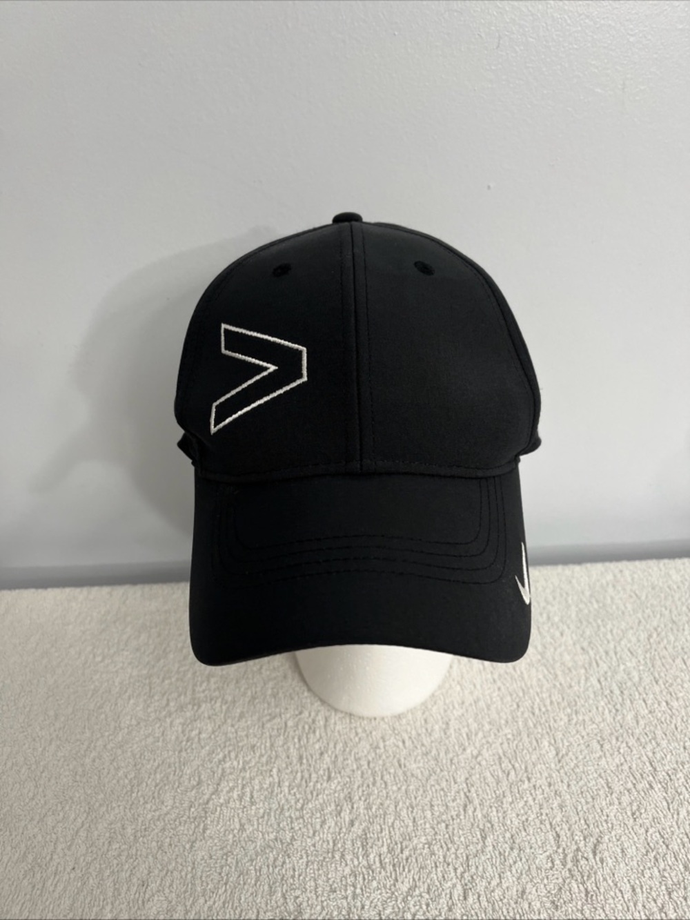 NWT Nike Dri-Fit Adult Unisex Hat Legacy 91 Cap Black Strapback V Logo Golf